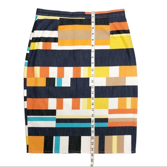 Geometric Print Blazer and Skirt Set Size M - Picture 7 of 14